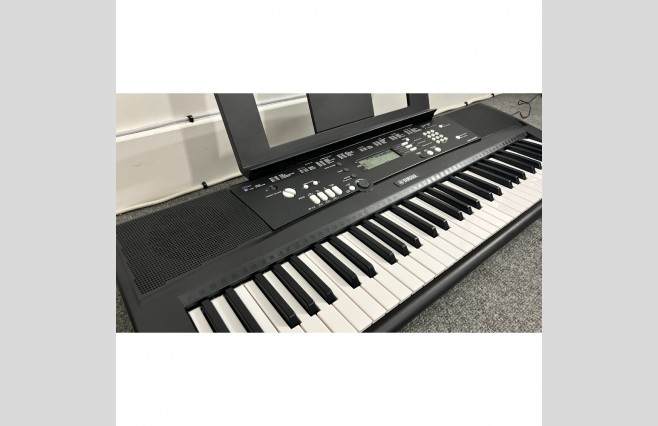 Yamaha EZ-220 Keyboard, Used (SN:BBAO01051) - Image 7